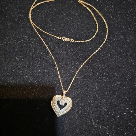Gold Heart Pendant Necklace